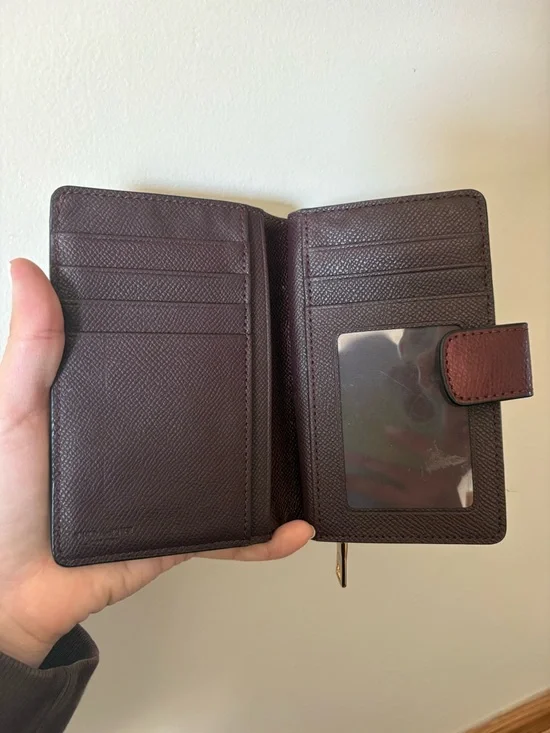 COACH Two-Tone Burgundy Leather Wallet with brass hardware - Picture 3 of 3